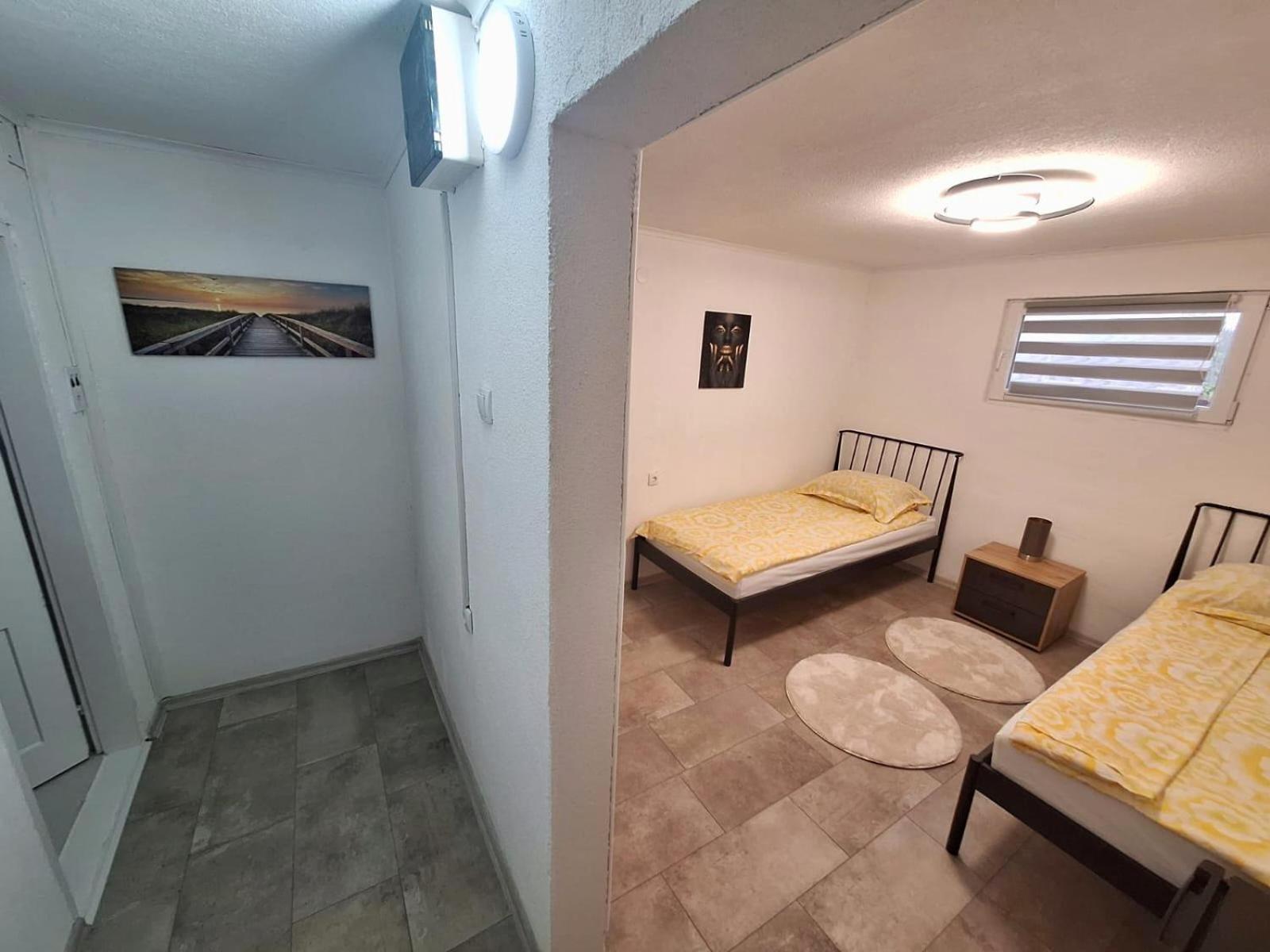 Fly & Stay Apartments Laktaši Buitenkant foto