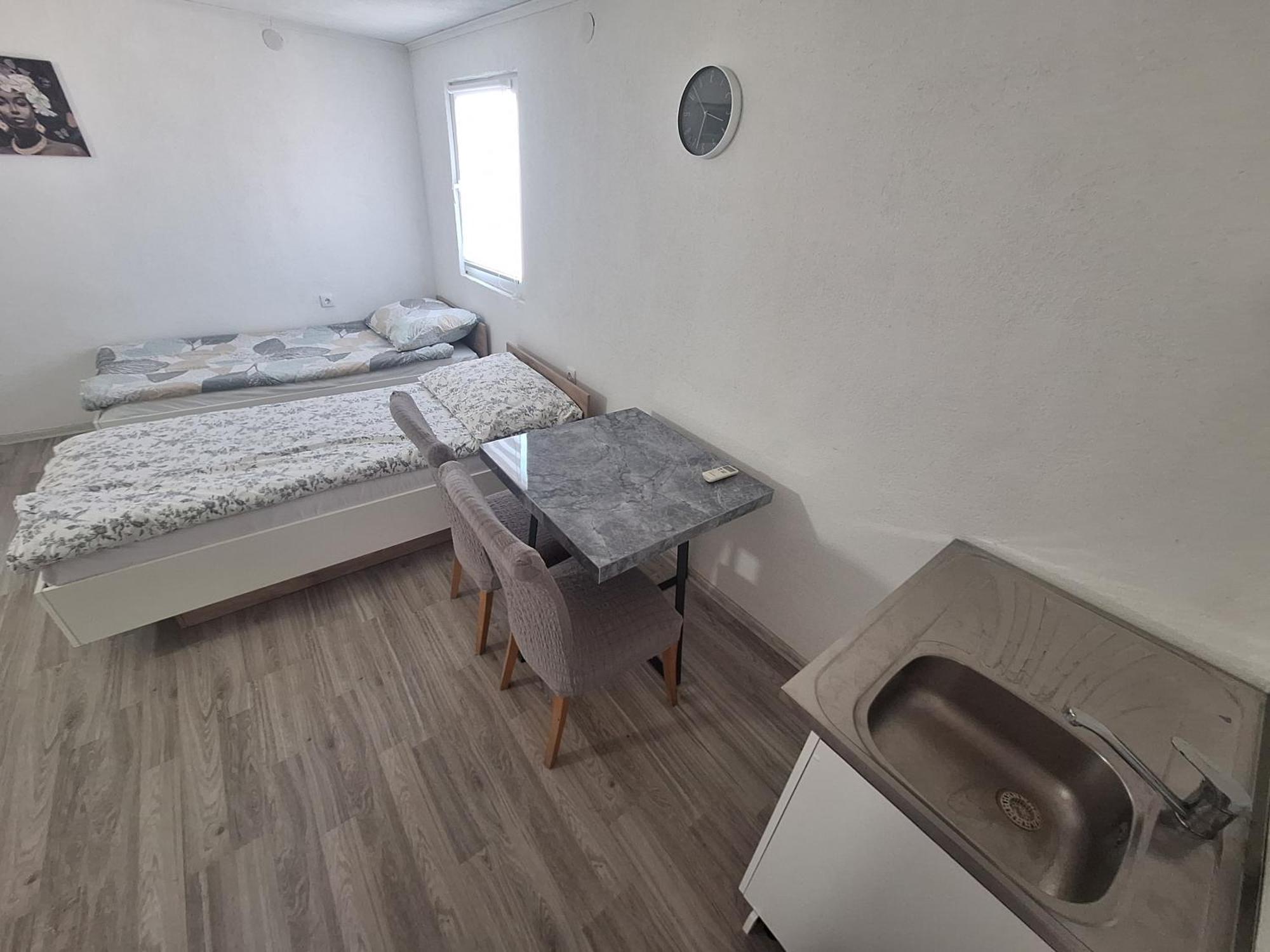 Fly & Stay Apartments Laktaši Buitenkant foto
