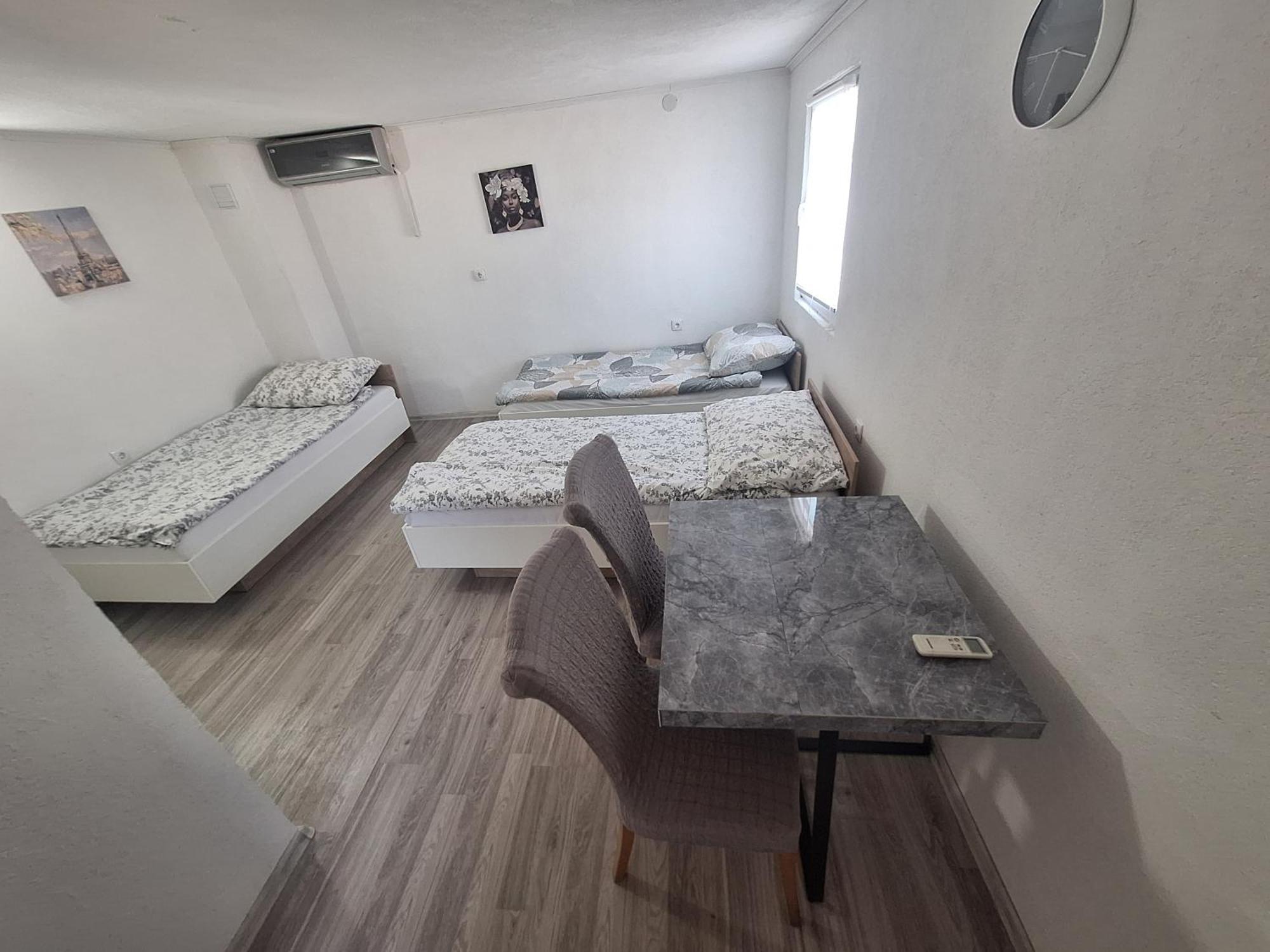 Fly & Stay Apartments Laktaši Buitenkant foto